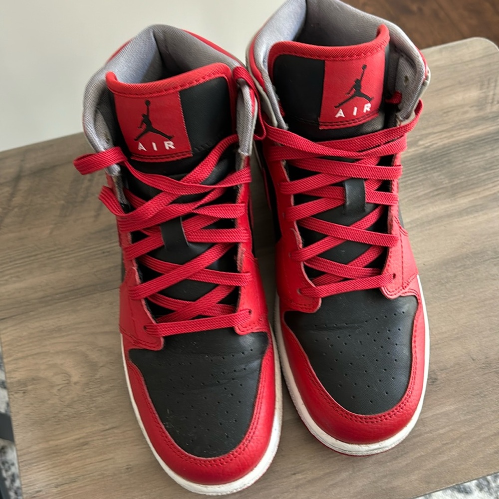Jordan’s youth size 6.5 can fit women’s size 8